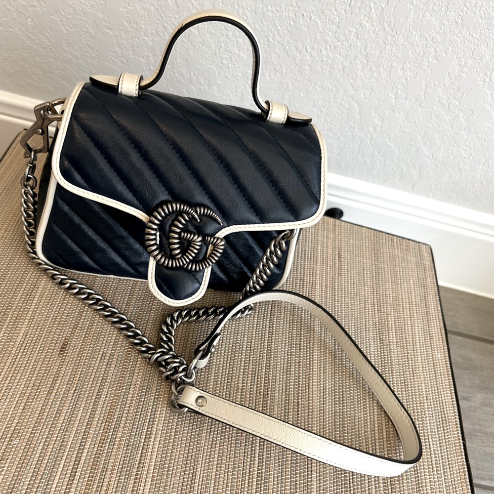 Gucci cross handle bag,
